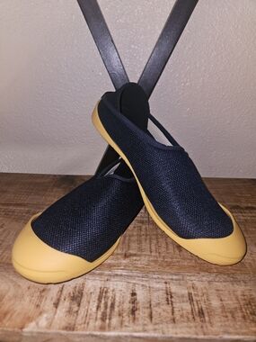 mahabis Navy Mesh Slip-Ons with Yellow Removeable Soles Size EU41